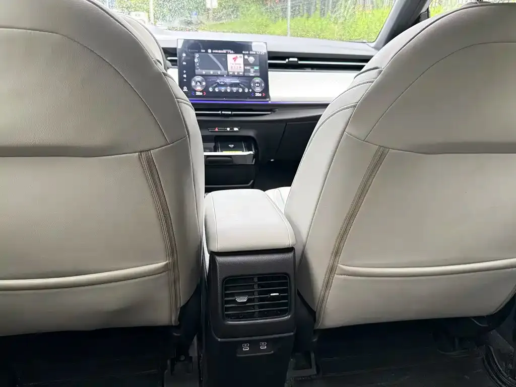 Honda e:NP2 2025 из CN, фото 5