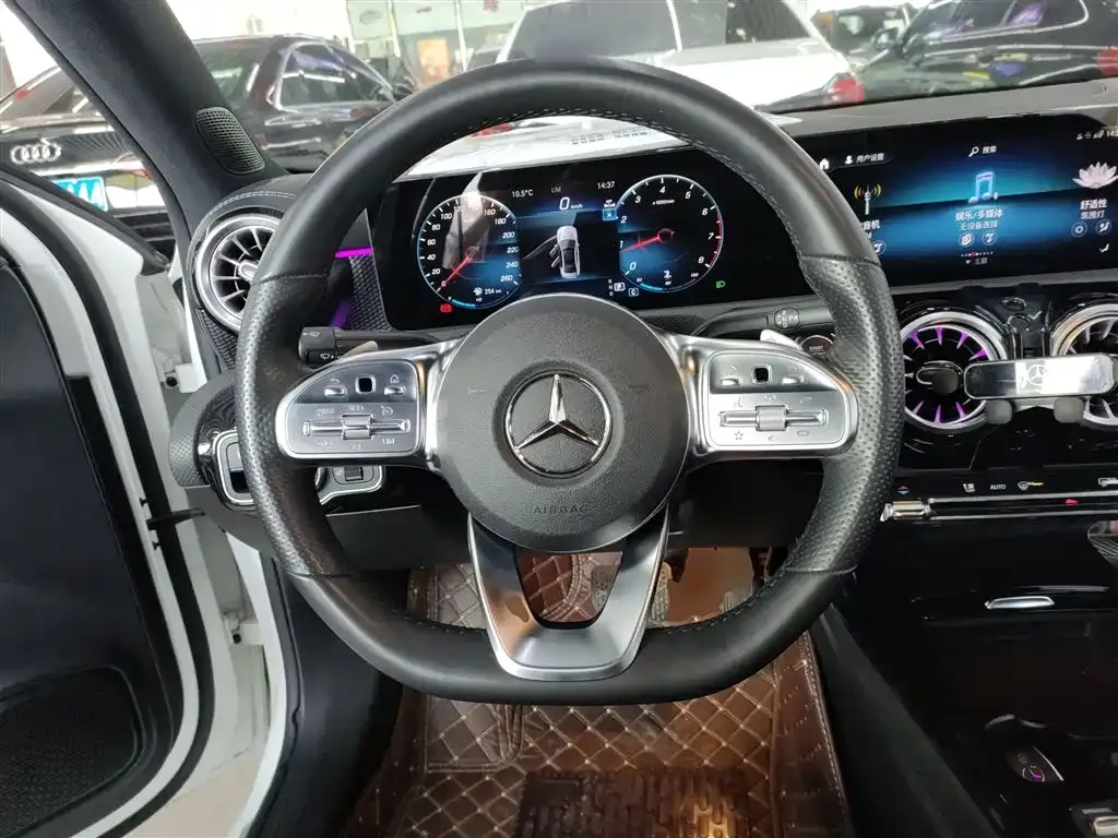 Mercedes-Benz A-Class 2023 из CN, фото 9