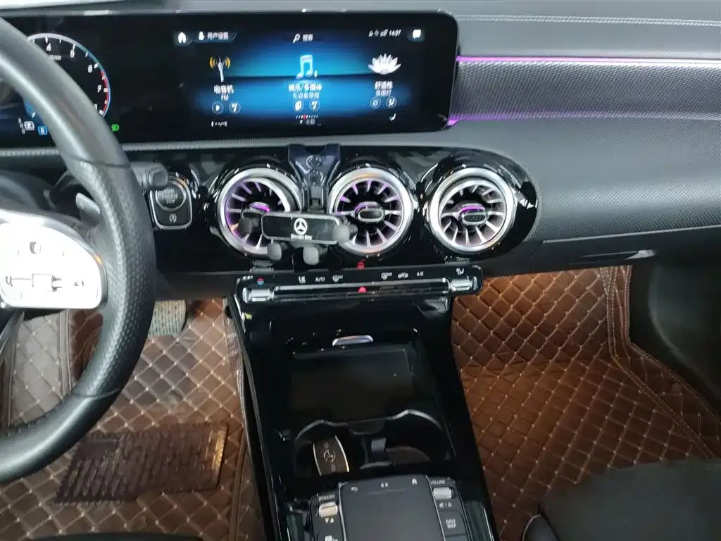 Mercedes-Benz A-Class 2023 из CN, фото 7