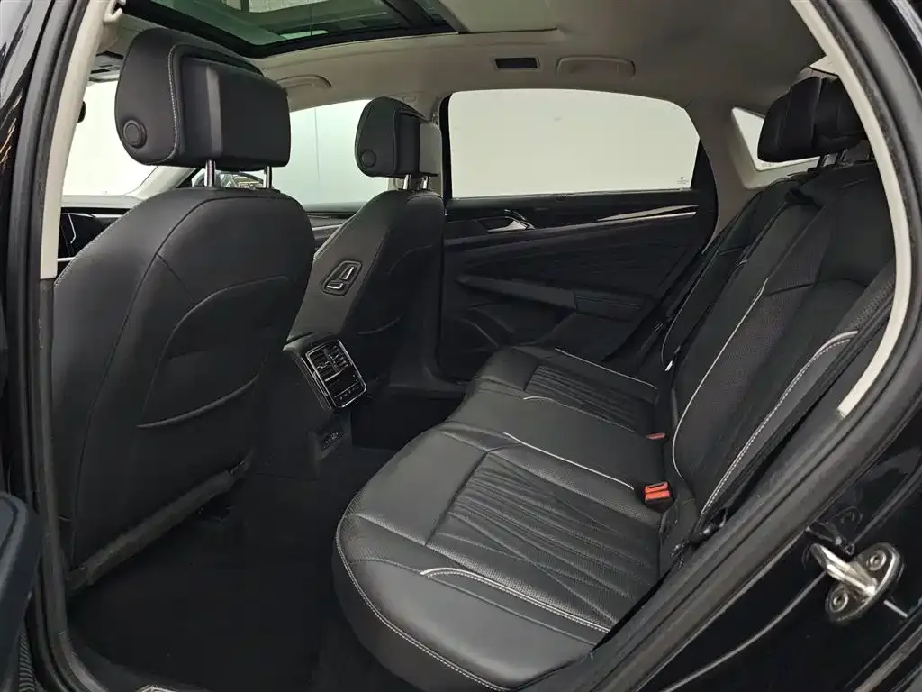Volkswagen Passat — фото 4