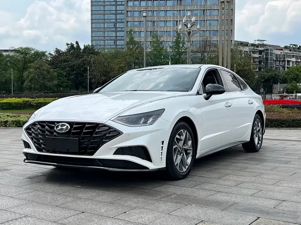 Hyundai Sonata — фото 1