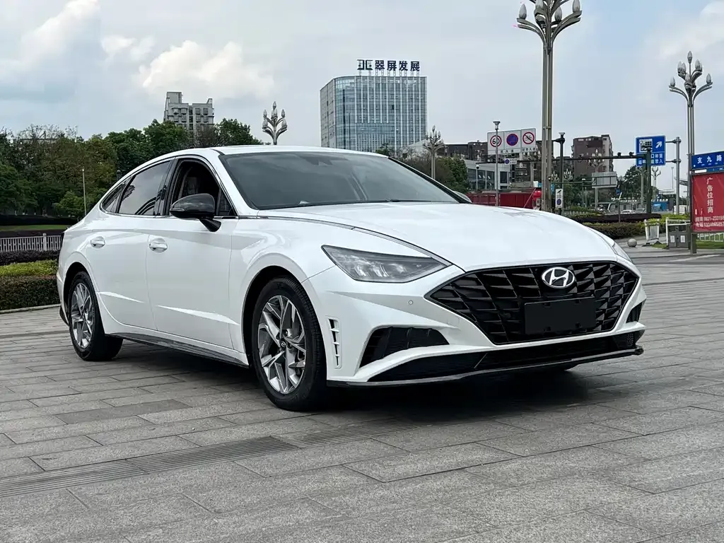 Hyundai Sonata — фото 9
