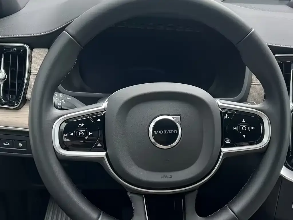 Volvo XC90 PHEV 2025 из CN, фото 8