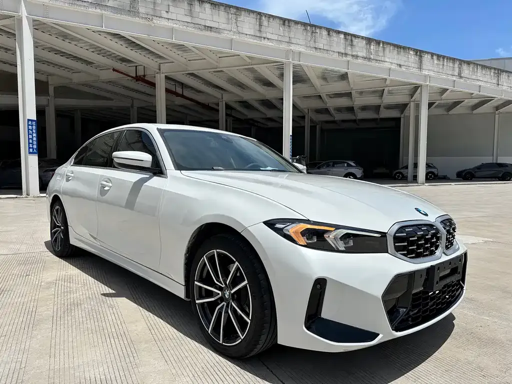 BMW 3 Series 2024 из CN, фото 2