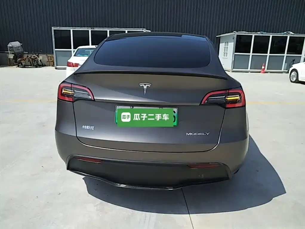 Tesla Model Y — фото 10