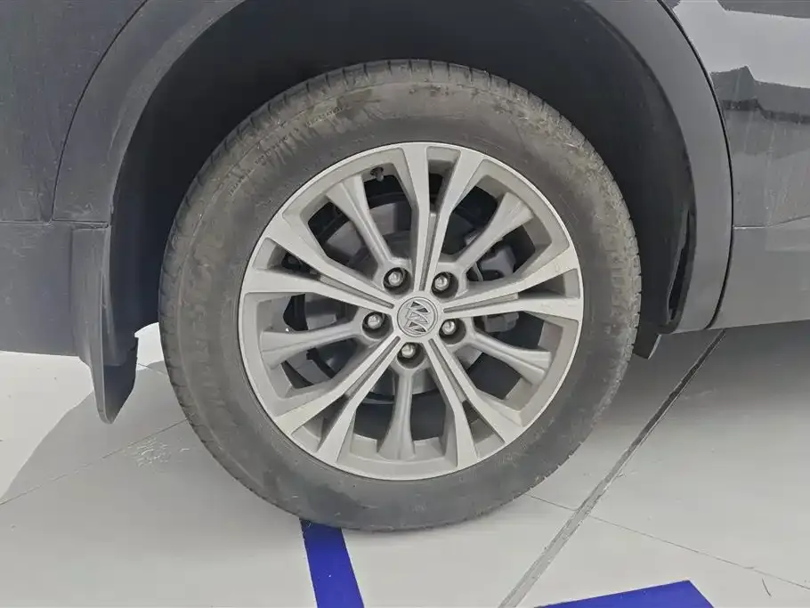Buick Envision Plus — фото 10