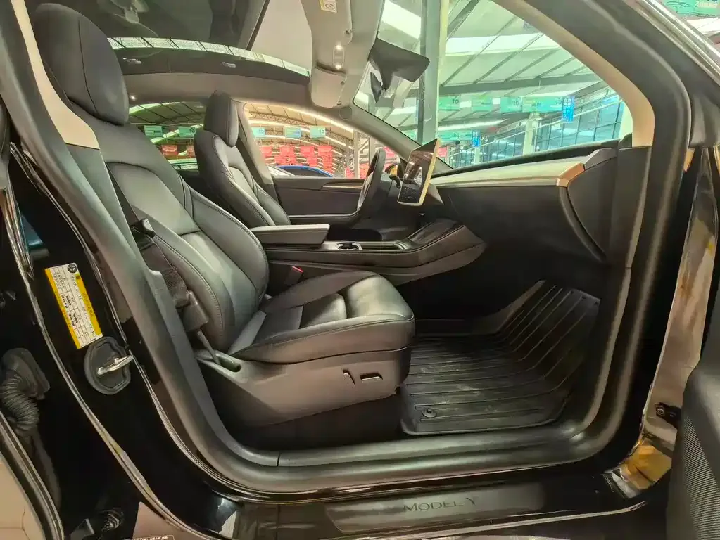 Tesla Model Y — фото 4