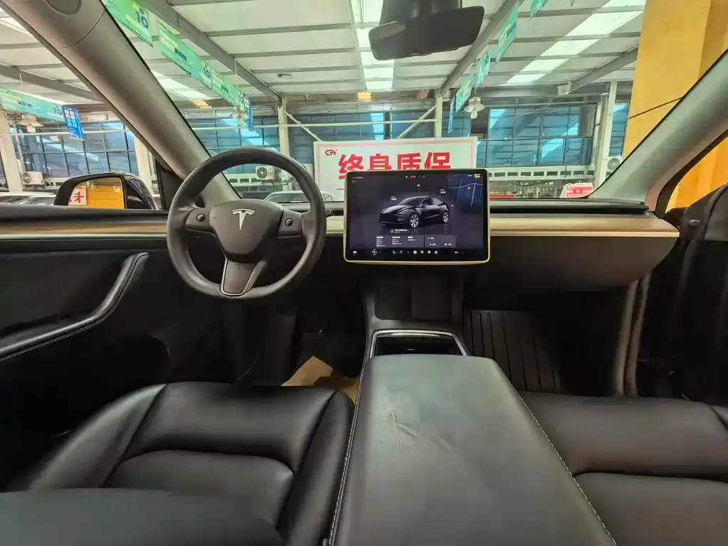 Tesla Model Y — фото 6