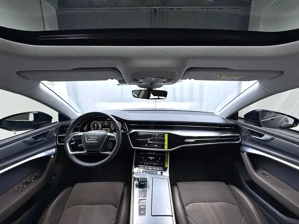 Audi A7L — фото 8