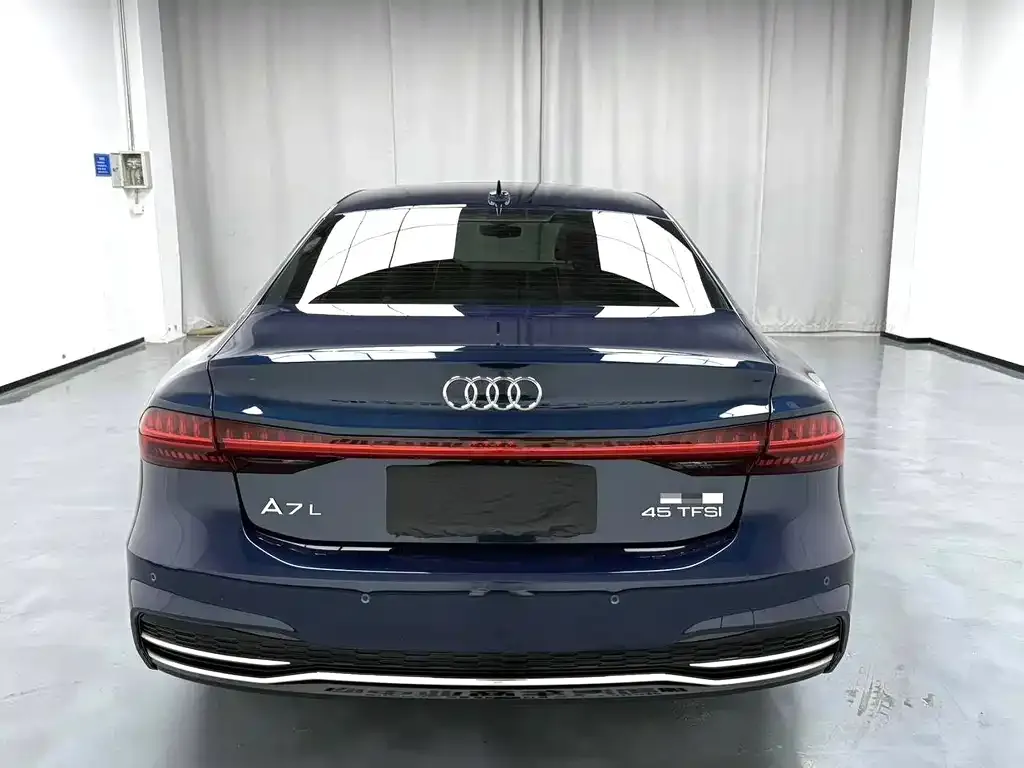 Audi A7L — фото 7