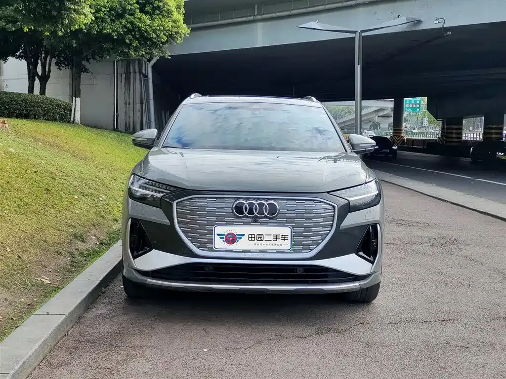 Audi Q4 e-tron — фото 8