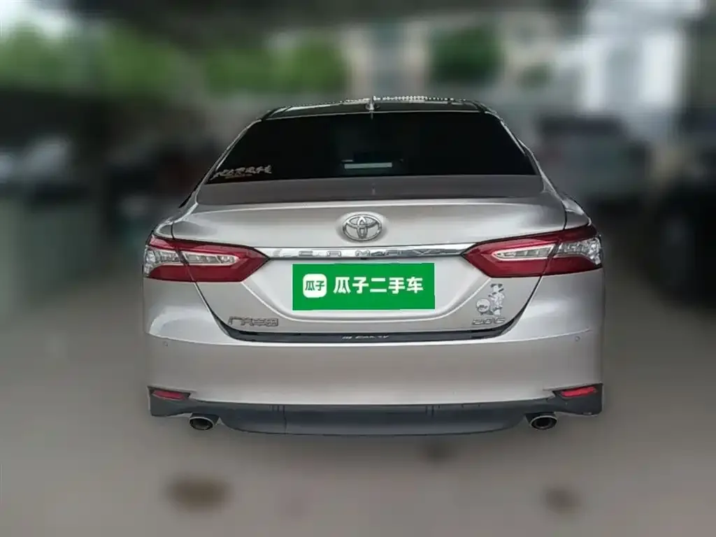 Toyota Camry — фото 10