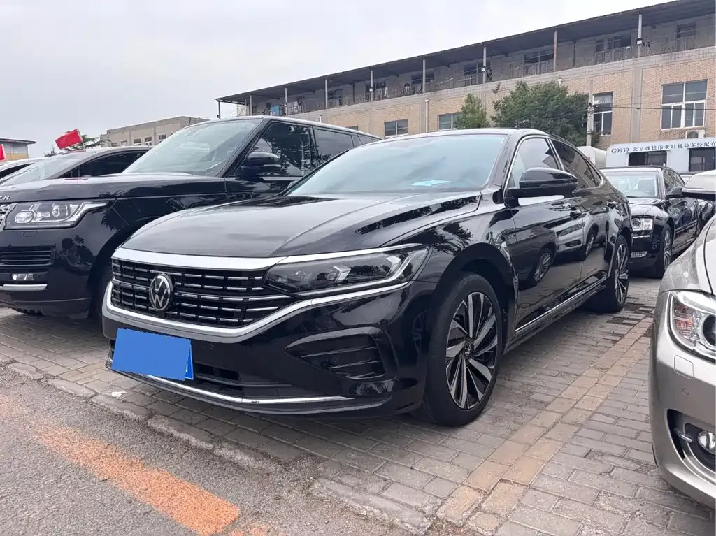 Volkswagen Passat — фото 1