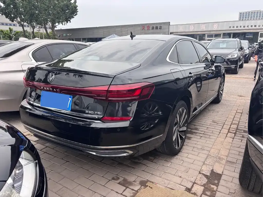 Volkswagen Passat — фото 6