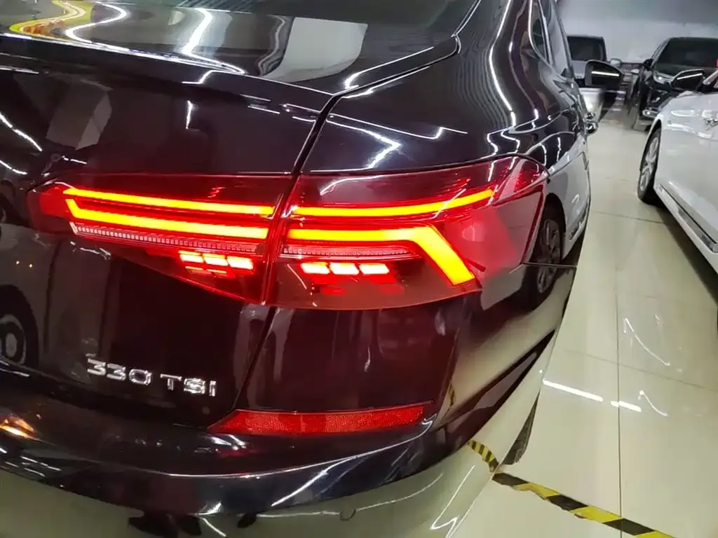 Volkswagen Passat 2021 из CN, фото 2