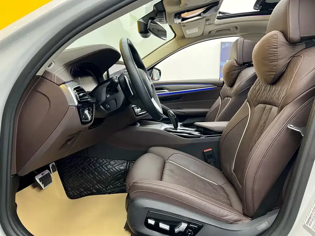BMW 5 Series 2022 из CN, фото 5