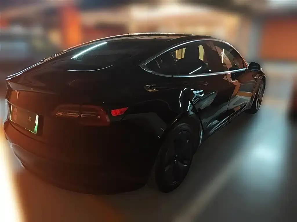 Tesla Model 3 — фото 6