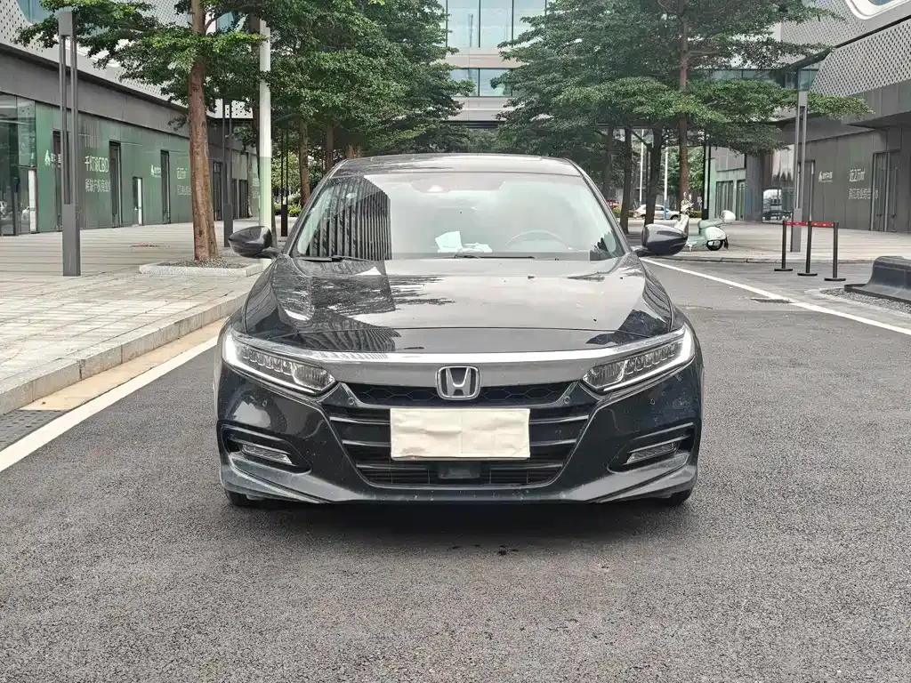 Honda Accord — фото 9