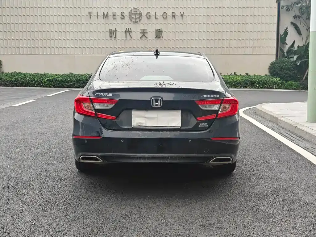Honda Accord — фото 7