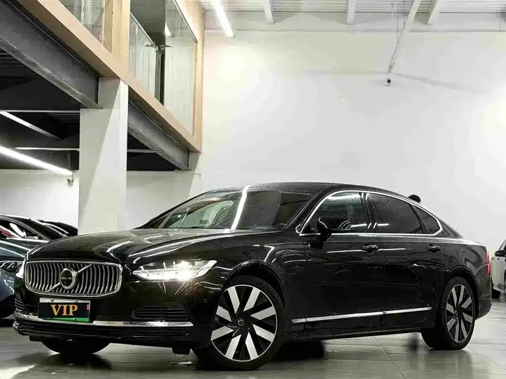Volvo S90 PHEV 2024 из CN, фото 1