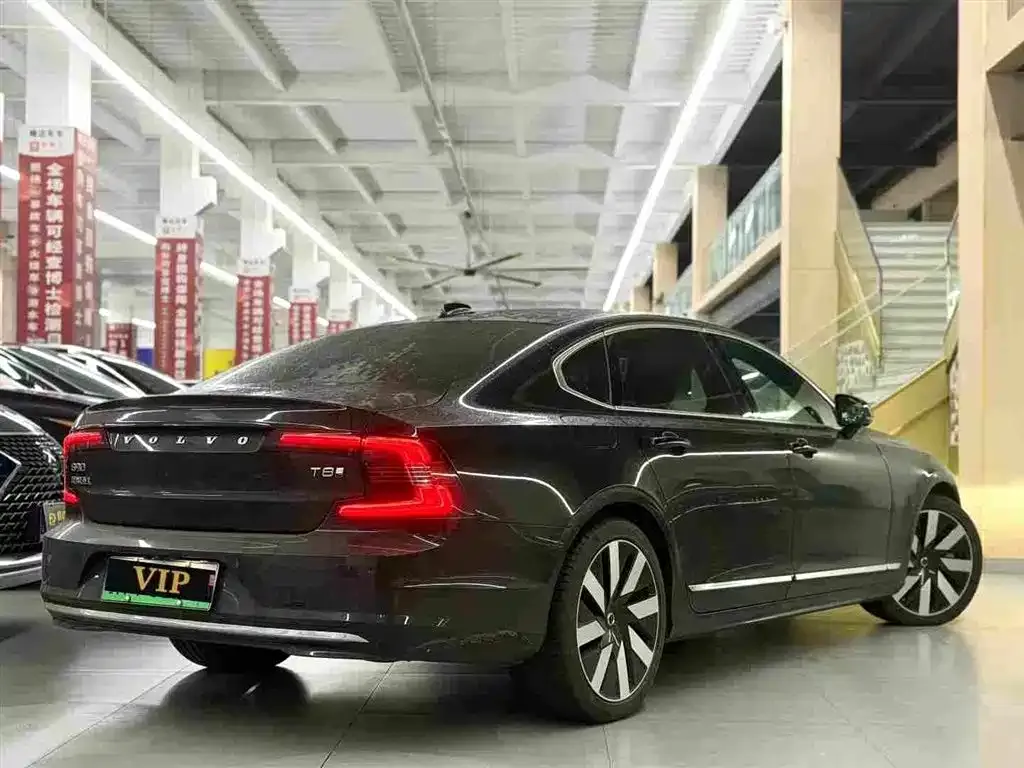 Volvo S90 PHEV 2024 из CN, фото 4