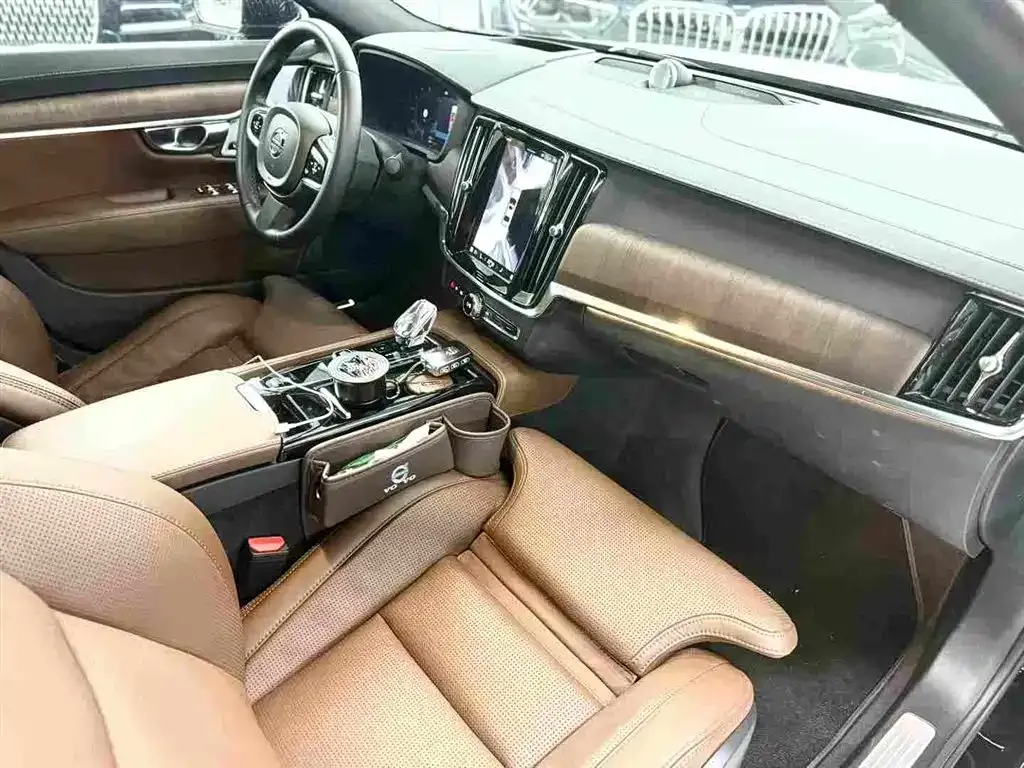 Volvo S90 PHEV 2024 из CN, фото 9