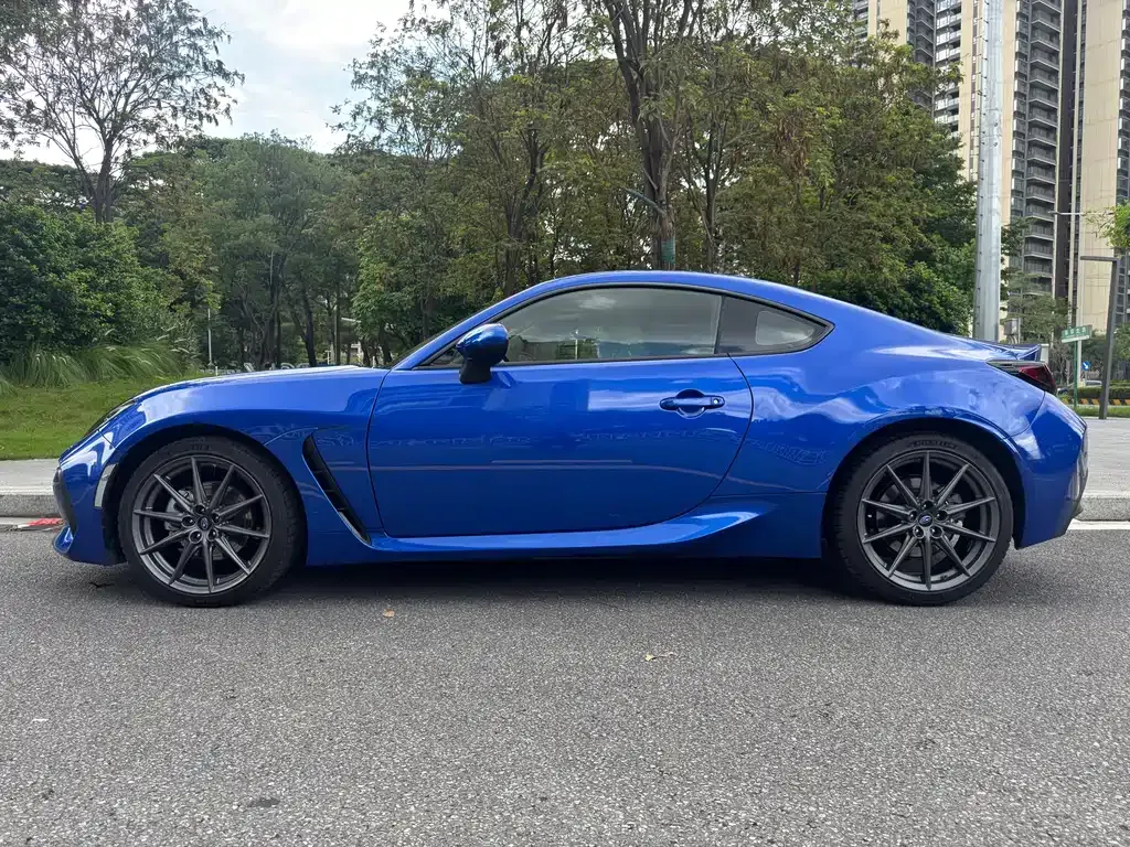 Subaru BRZ 2022 из CN, фото 10