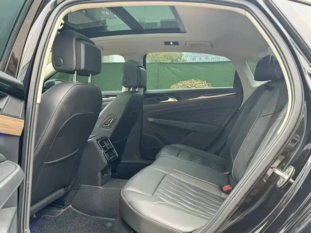 Volkswagen Passat — фото 8