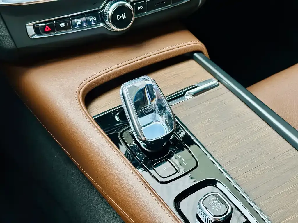 Volvo S90 — фото 3