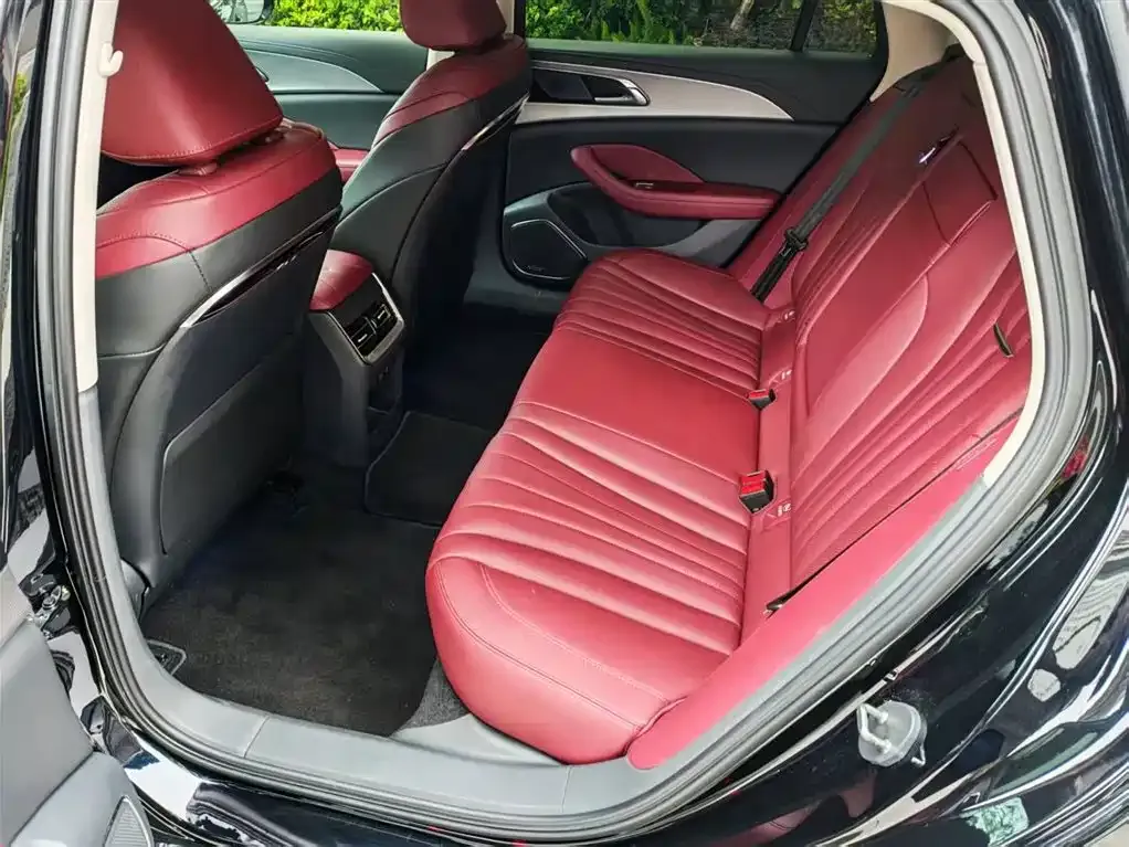 Hongqi H5 2024 из CN, фото 2