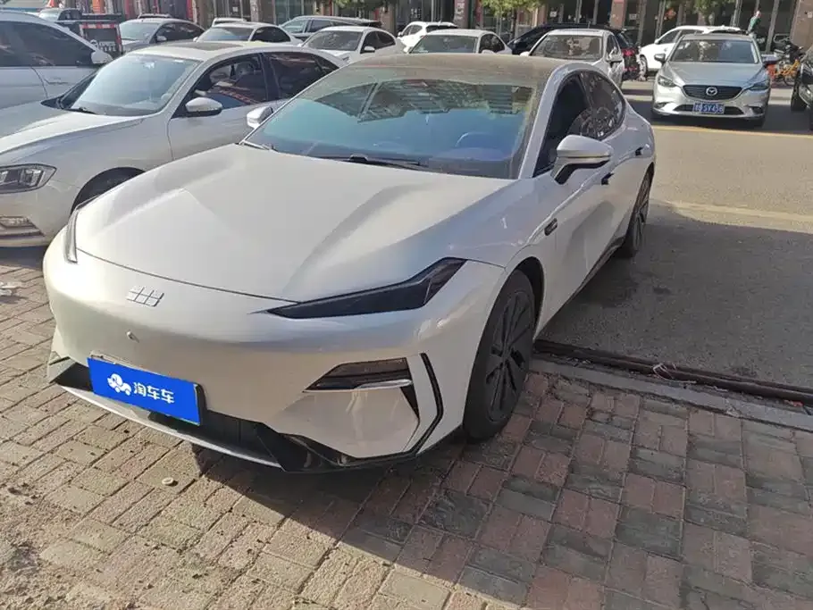 Geely Galaxy E8
