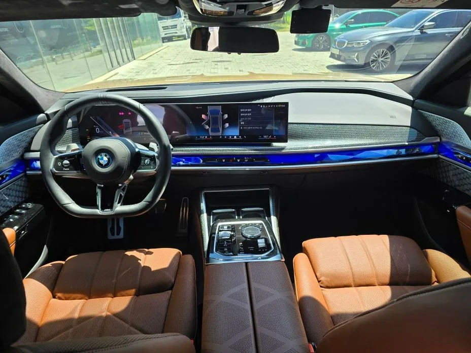 BMW 7-Series 2024 из KR, фото 2