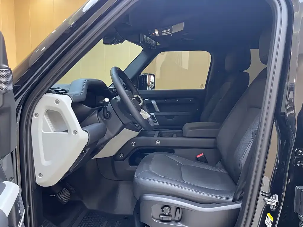 Land Rover Defender — фото 10