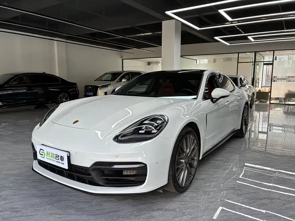 Porsche Panamera — фото 1