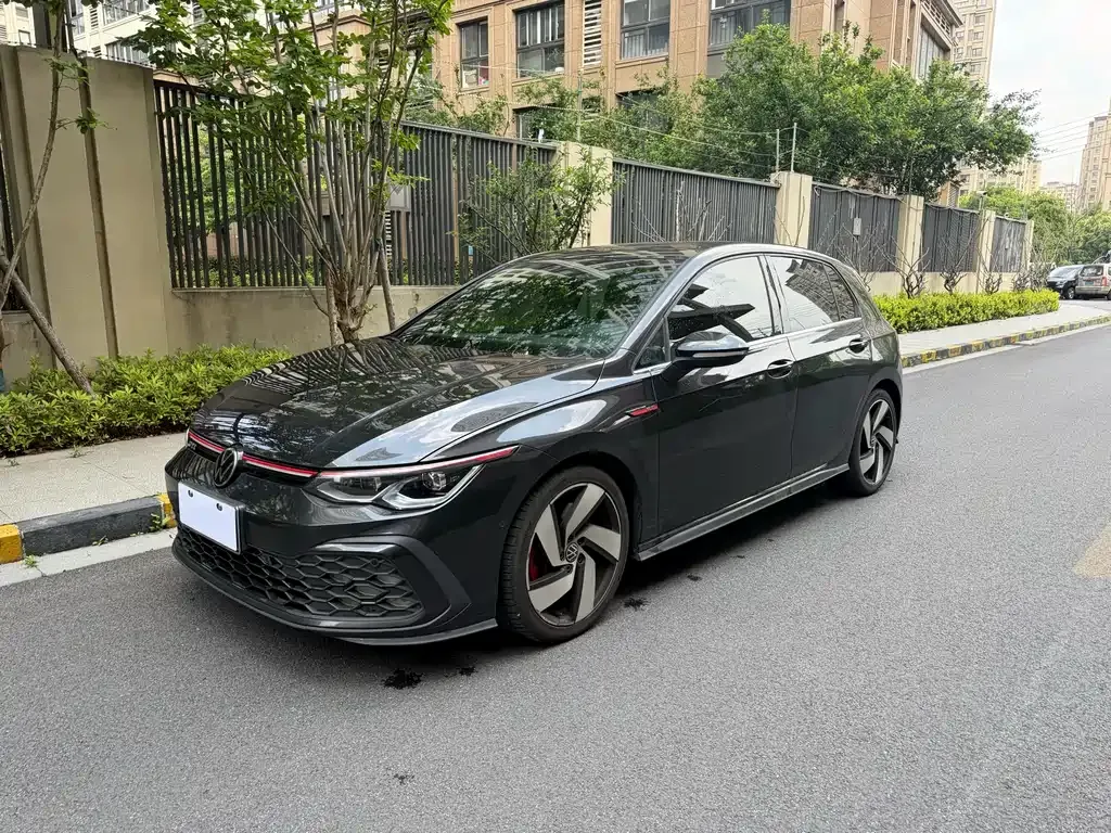 Volkswagen Golf GTI