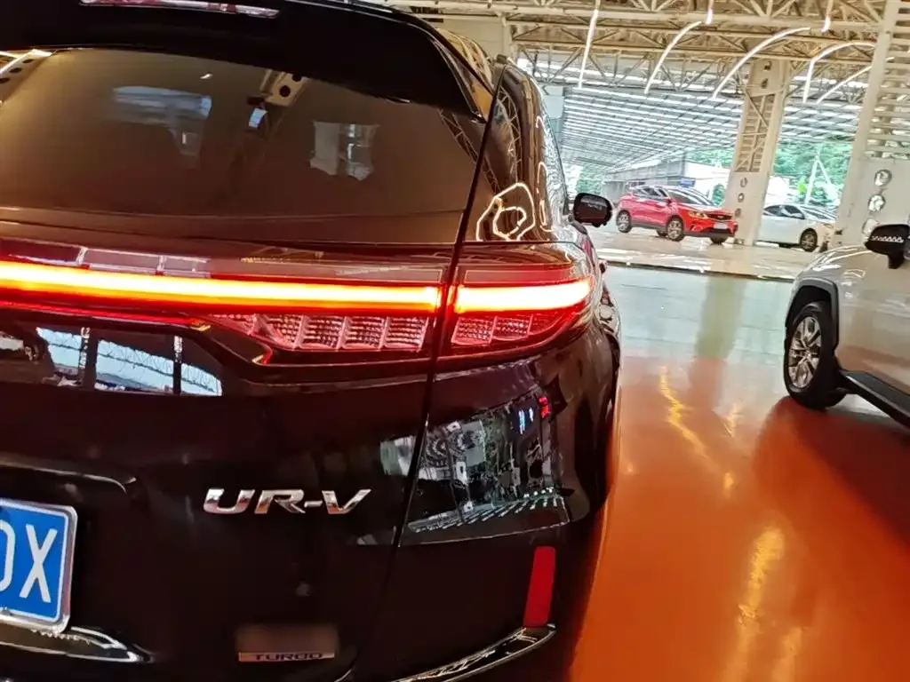 Honda UR-V — фото 6