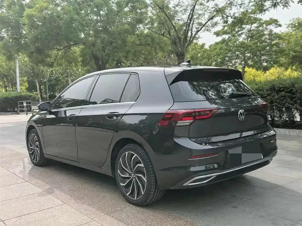 Volkswagen Golf 2023 из CN, фото 9