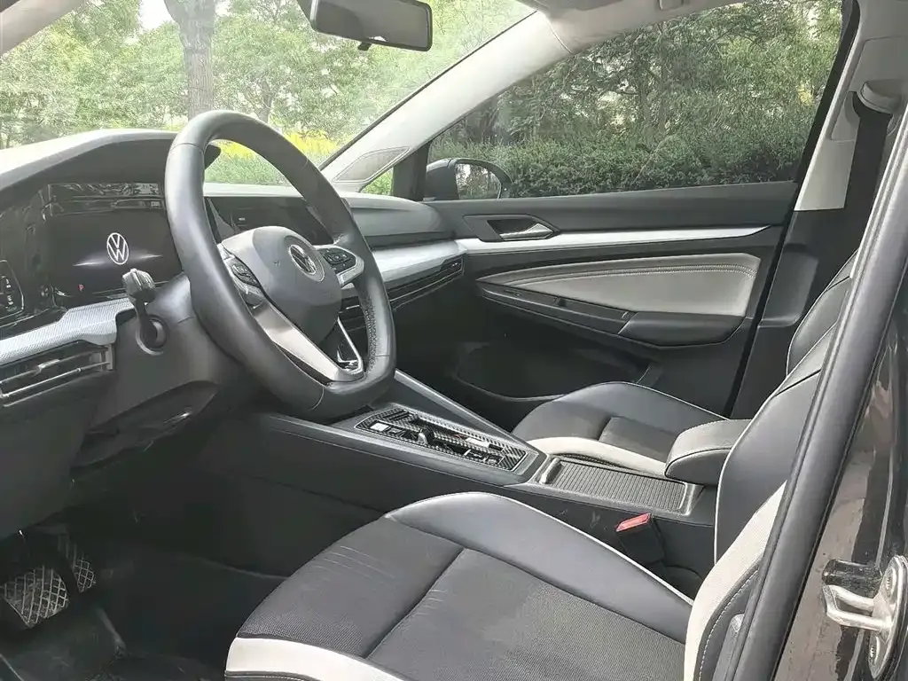 Volkswagen Golf 2023 из CN, фото 4