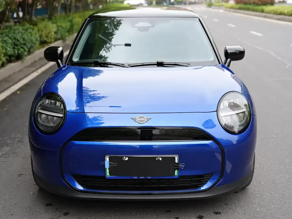 MINI Cooper EV 2024 из CN, фото 2