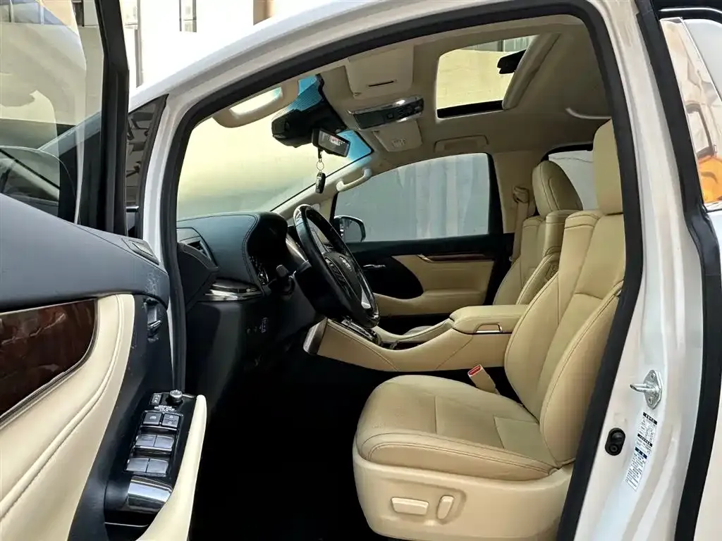Toyota Alphard 2021 из CN, фото 3