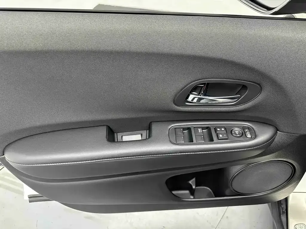 Honda Vezel 2022 из CN, фото 10