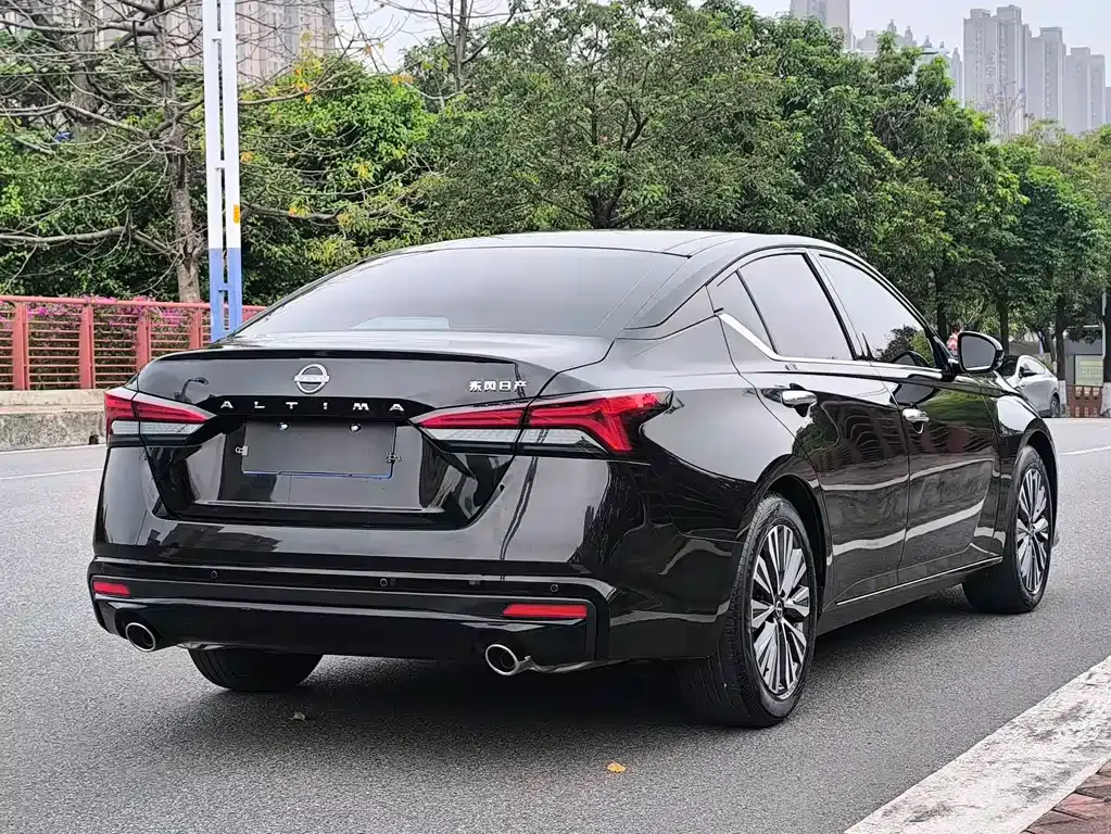 Nissan Teana — фото 2