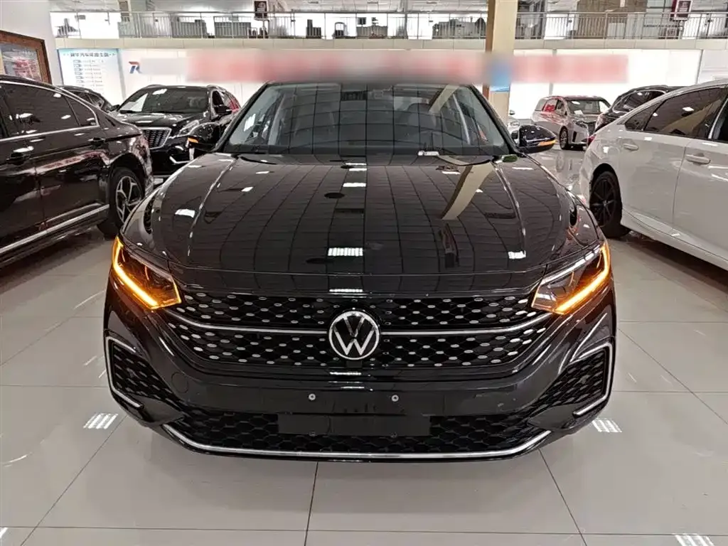 Volkswagen Passat — фото 10