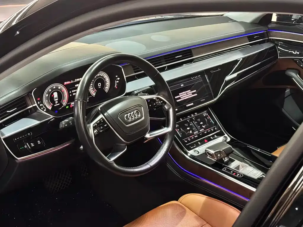 Audi A8 — фото 4