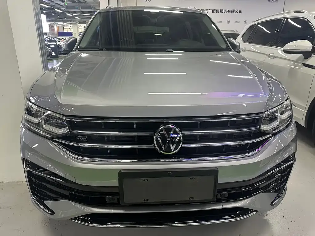 Volkswagen Tiguan L 2022 из CN, фото 4