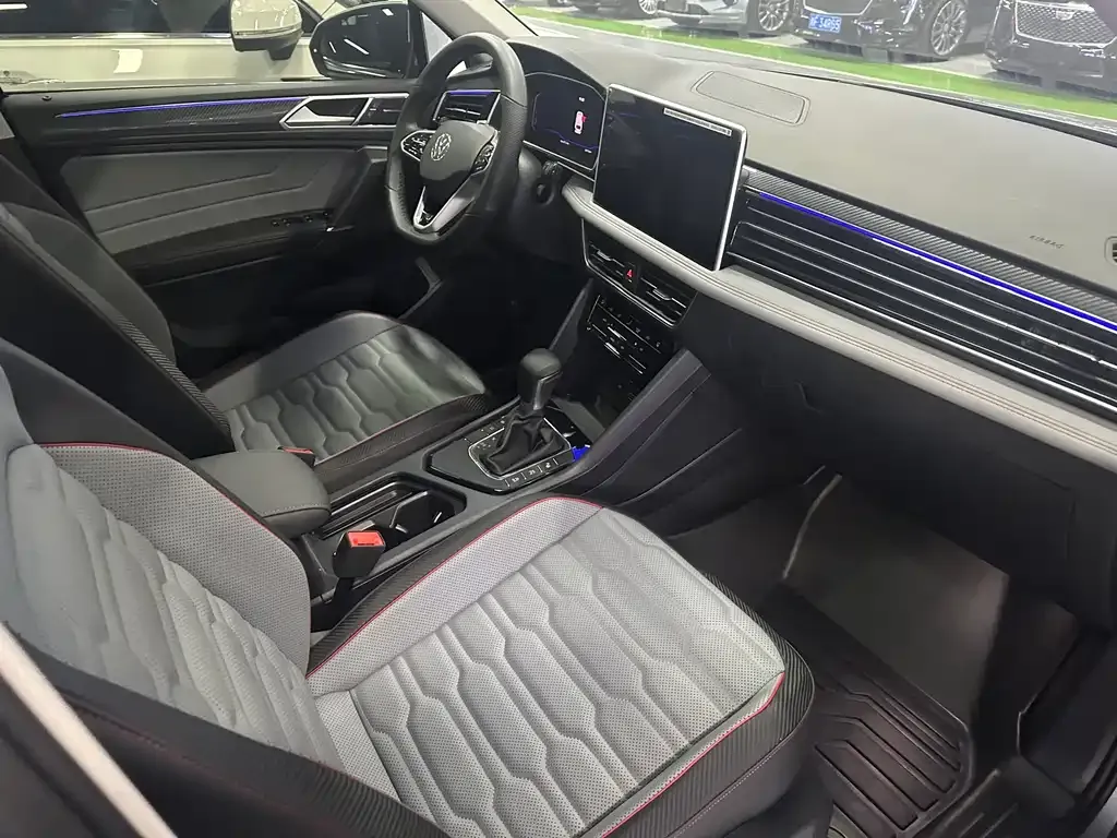 Volkswagen Tiguan L 2022 из CN, фото 10