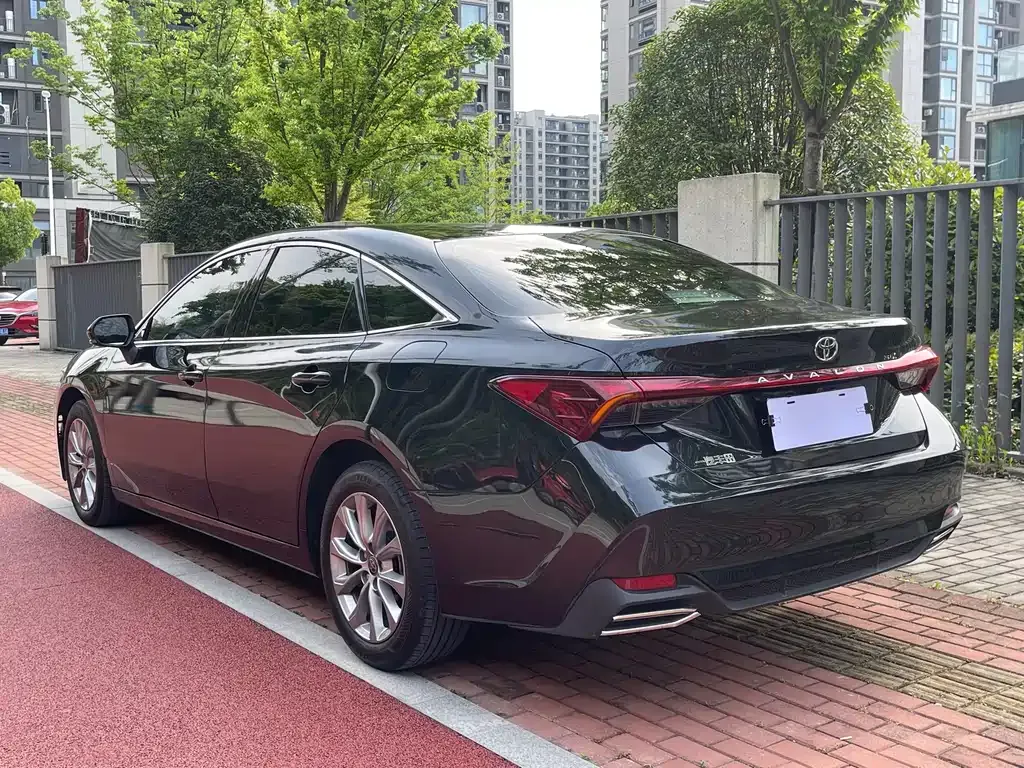 Toyota Avalon — фото 10