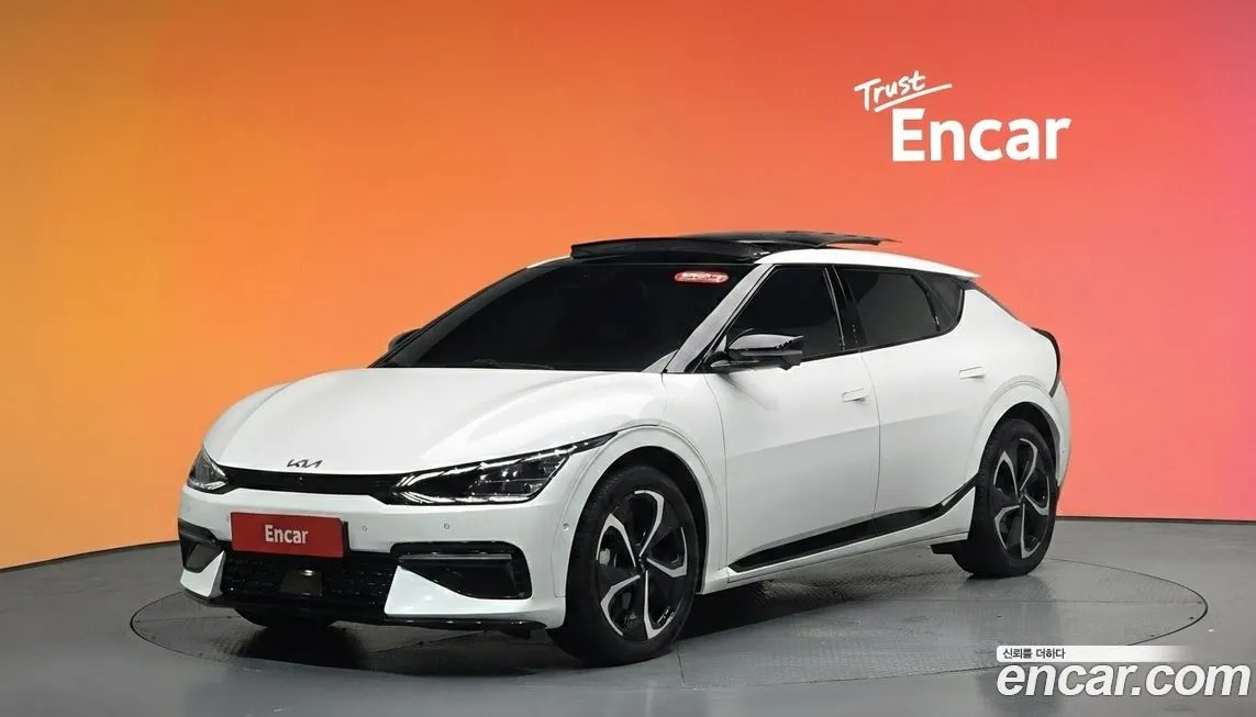 Kia EV6 — фото 1