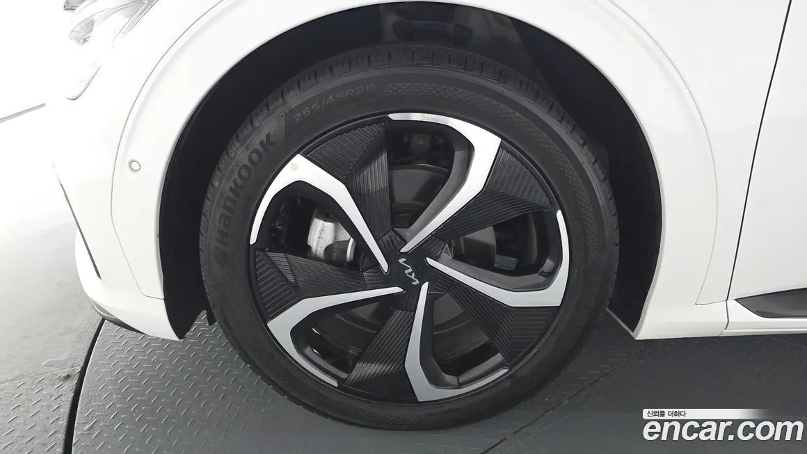 Kia EV6 — фото 6