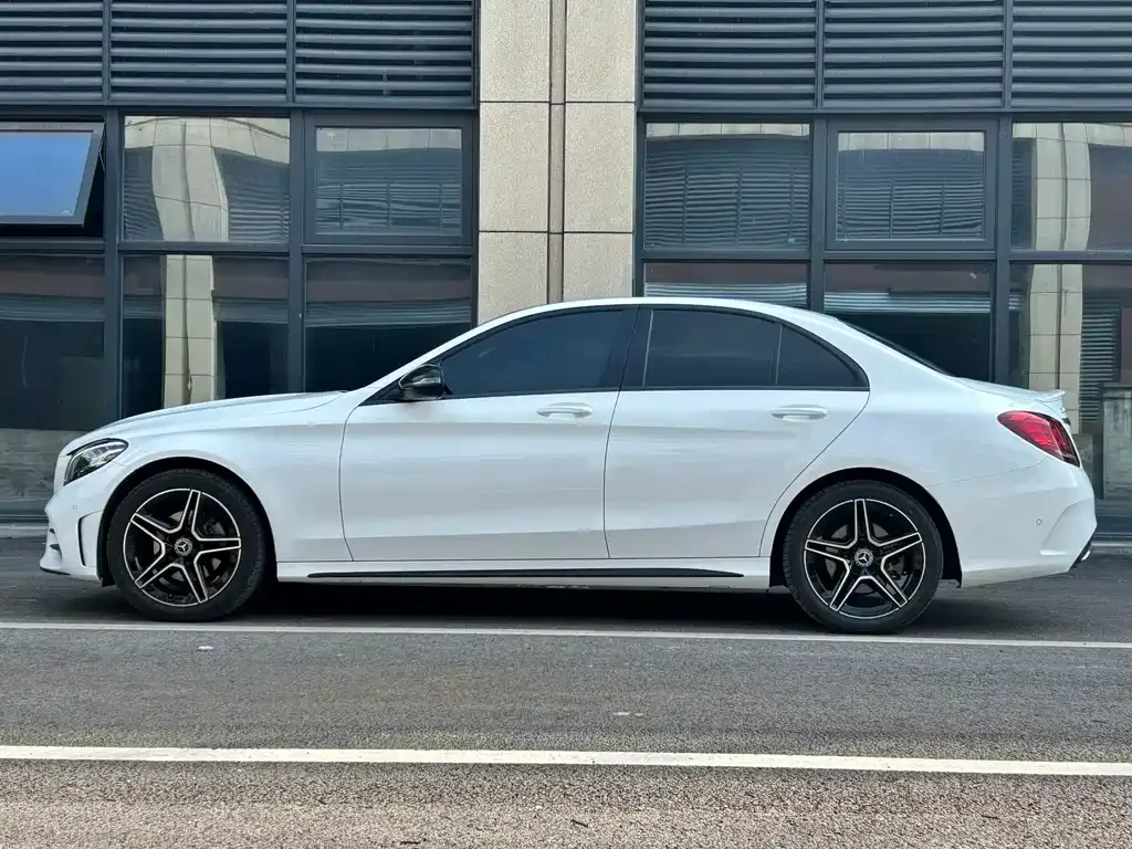 Mercedes-Benz C-Class — фото 8